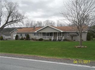 5810 Middle Rd, Munnsville, NY 13409