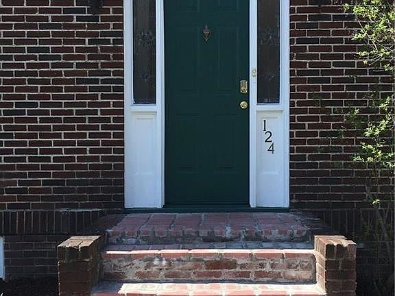 3rd image of 124 Ferris Ave