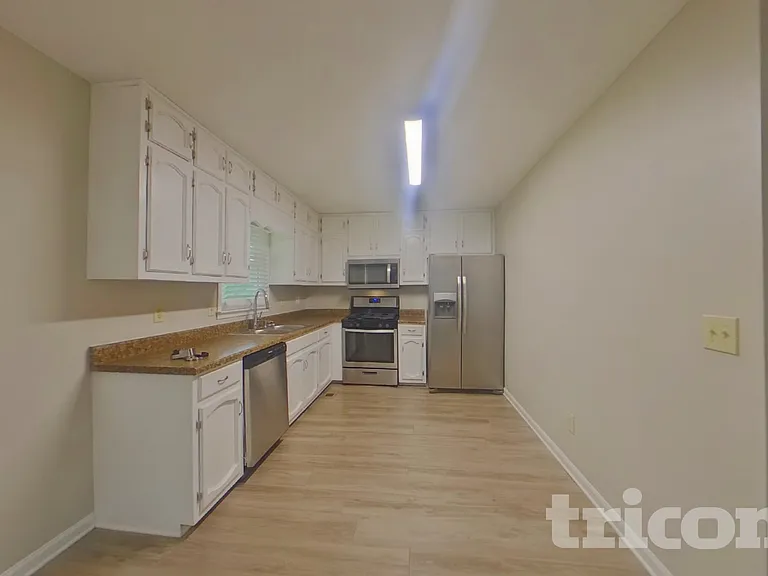 120 Elberta Dr — Photo 6