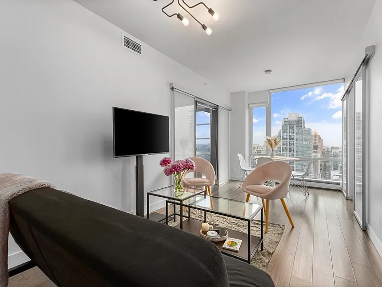 1283 Howe St #2505 — Photo 7