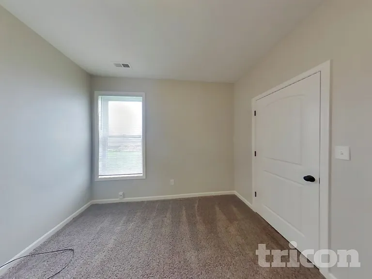305 Gale Ct — Photo 11