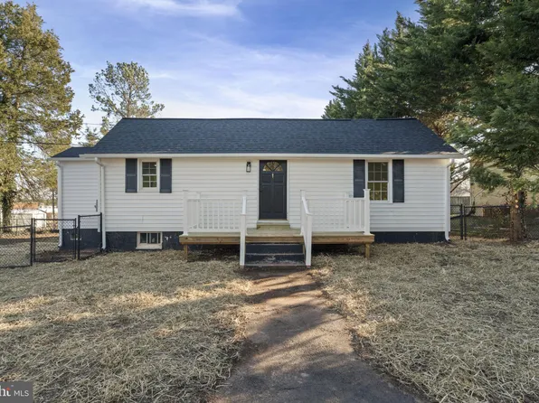 12028 Center St, Remington, VA 22734