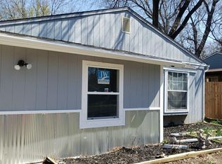 1502 Wedgewood Dr, Lawrence, KS 66044