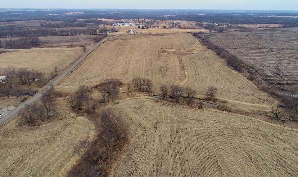2nd image of N Springtown Rd