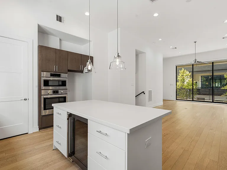 2624 Rusk St — Photo 16
