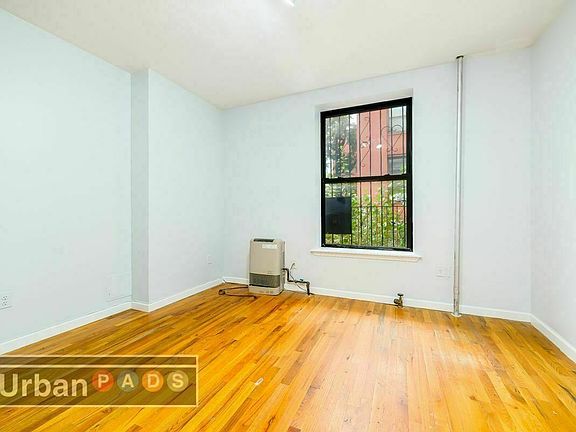 3rd image of 437 De Kalb Ave #3R