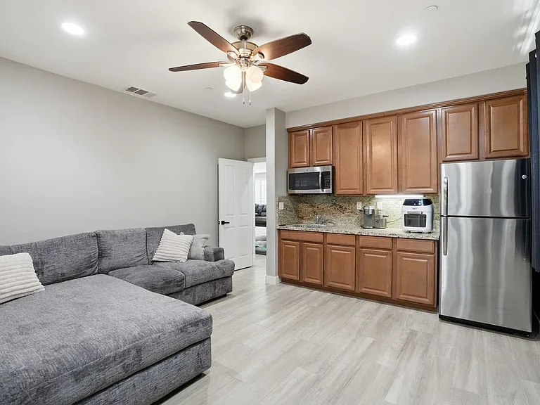 24545 Rosette Ln — Photo 21