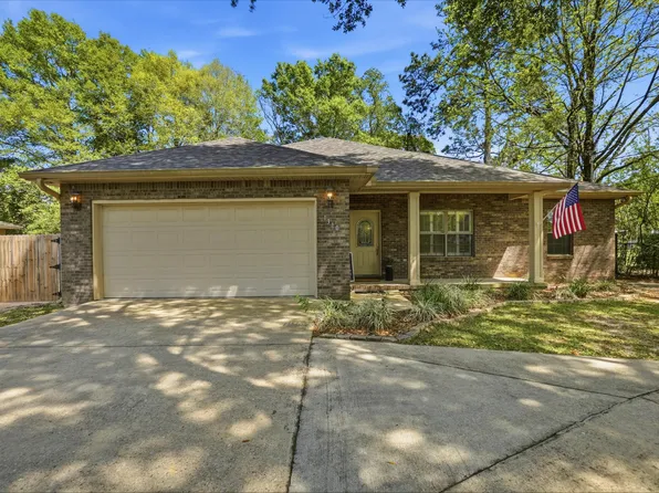 1310 Texas Pkwy, Crestview, FL 32536