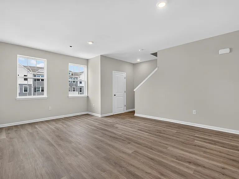 149 Essex Dr — Photo 18