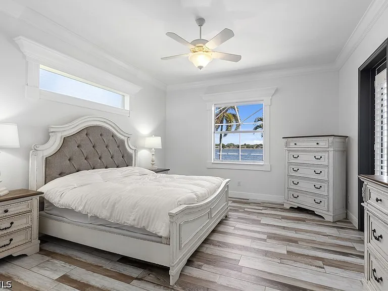 2202 Grove Dr — Photo 29