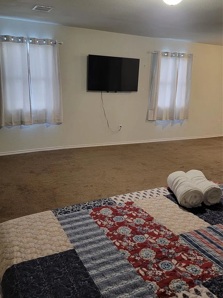 3 bed, 1.0 bath, 1584 sqft, $975 — Photo 3