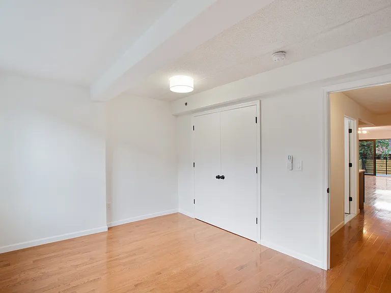 961 Madison St #1F — Photo 9