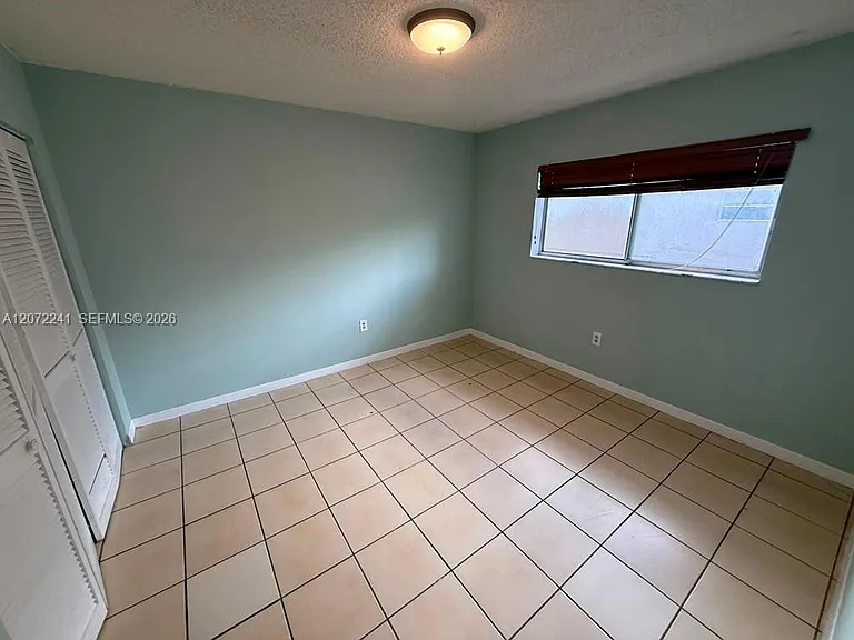 1501 W 42nd St #208 — Photo 5