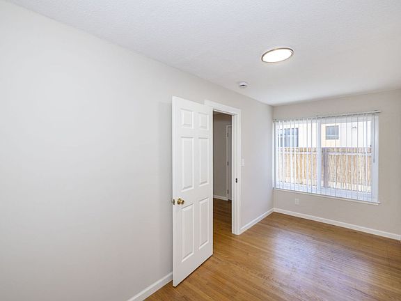 2nd image of 555 Stanford Ave APT A