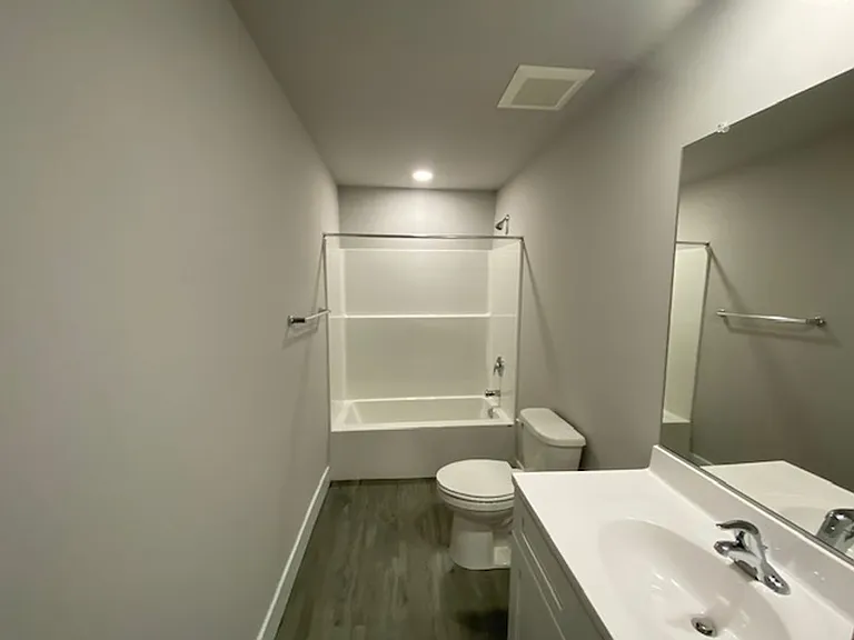 133-137 E Philadelphia St — Photo 3