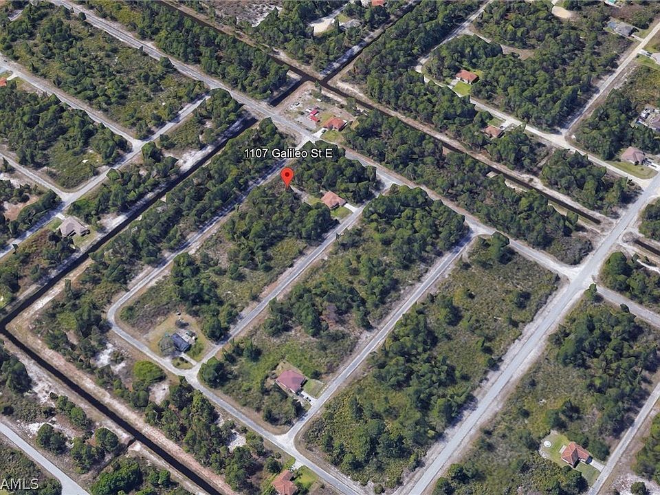 2nd image of 1107 Galileo St E