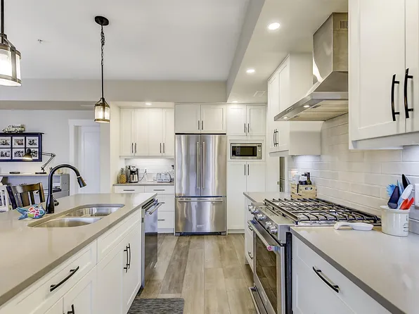 4000 Redstone Cres #222, Peachland, BC V0H 1X5