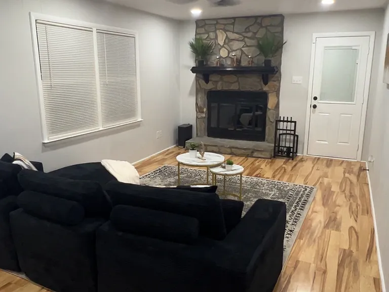 6869 Brasswood Dr — Photo 2