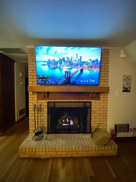 4 bed, 2200 sqft, $3,500 — Photo 2