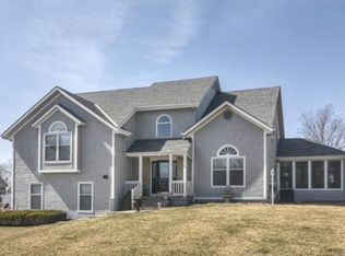 116 SW Wind Ridge Cir, Lees Summit, MO 64081