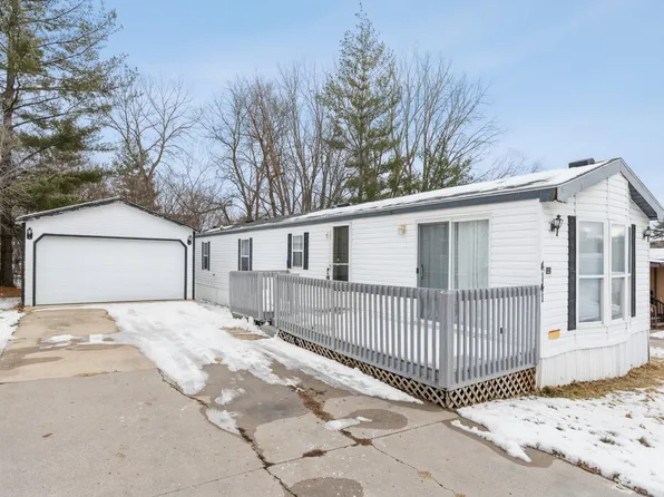 4141 Berwick Dr, Des Moines, IA 50320