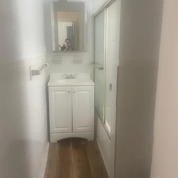 945 Hollywood Ave — Photo 5