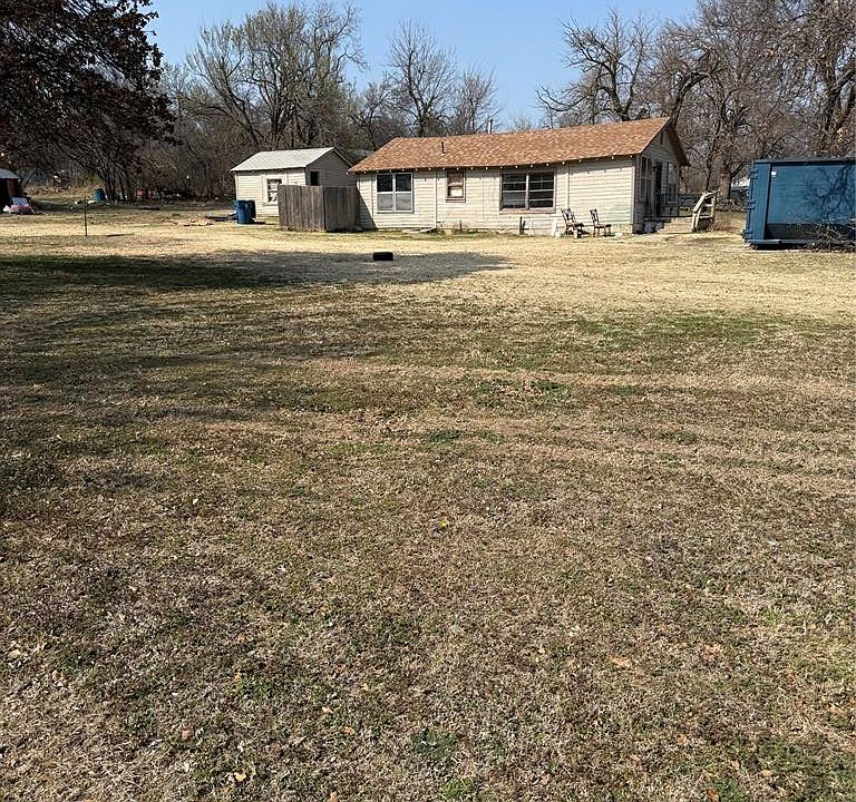 1st image of 2509 N Outpost Dr