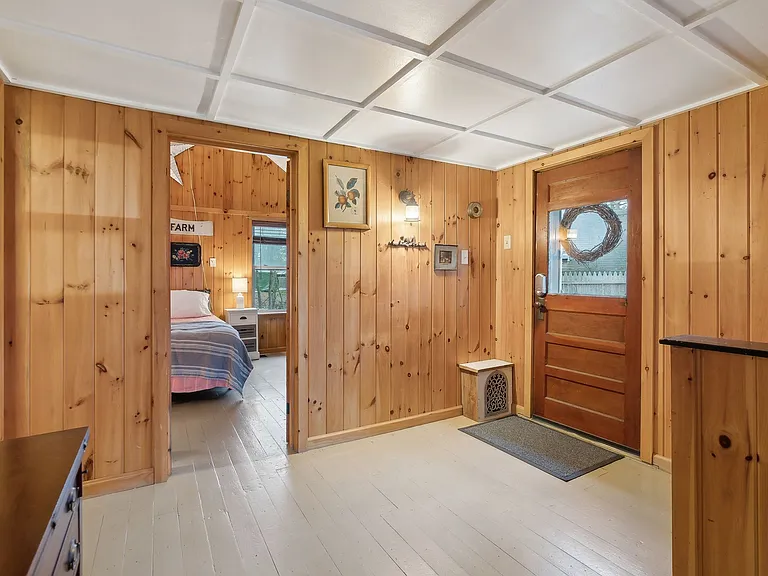 122 Anglers Rd — Photo 11