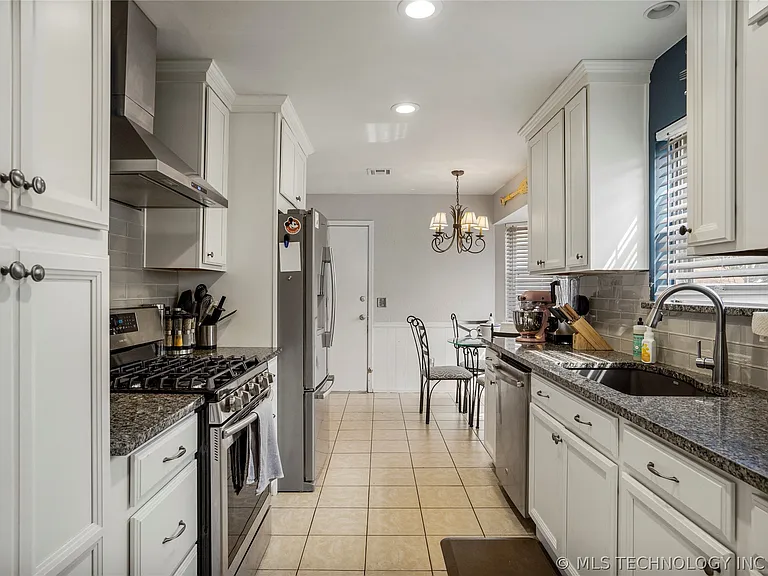 8940 E 16th Pl — Photo 8