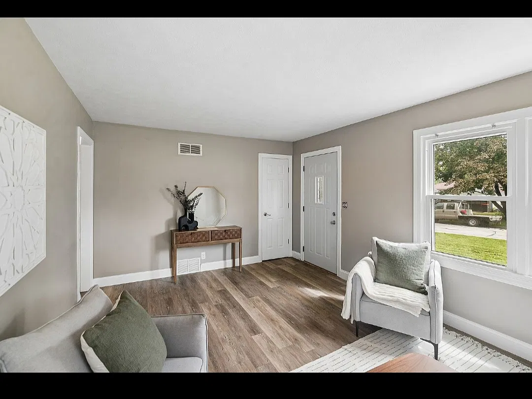 3 bed, 1212 sqft, $2,469 — Photo 3