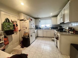 39 Algonquin Rd, Chestnut Hill, MA 02467