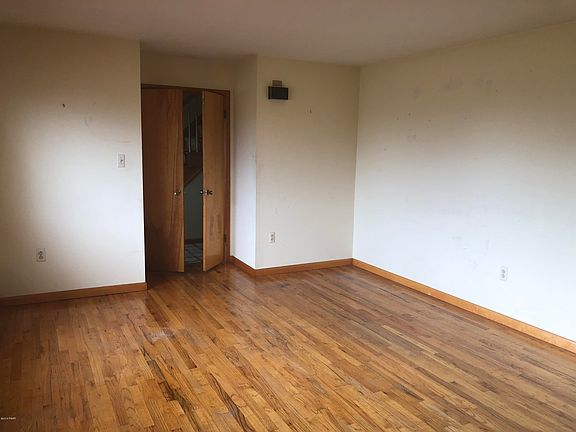 4th image of 43 Edward Rd