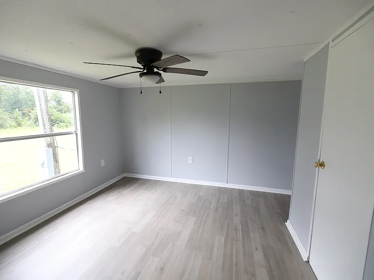 129 W Broad St — Photo 5