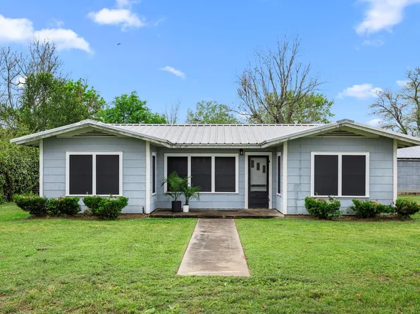 209 3rd Ave, Columbus, TX 78934