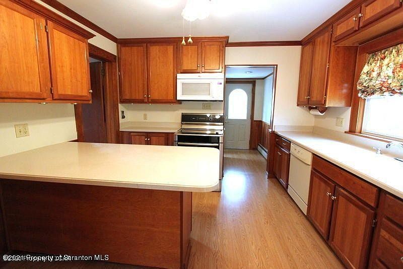 2nd image of 322 Lockville Rd