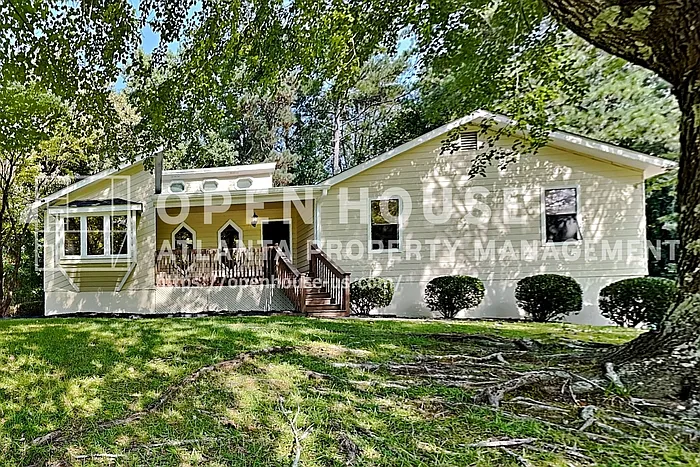 3 bed, 3.0 bath, 2268 sqft, $2,400 — Photo 1