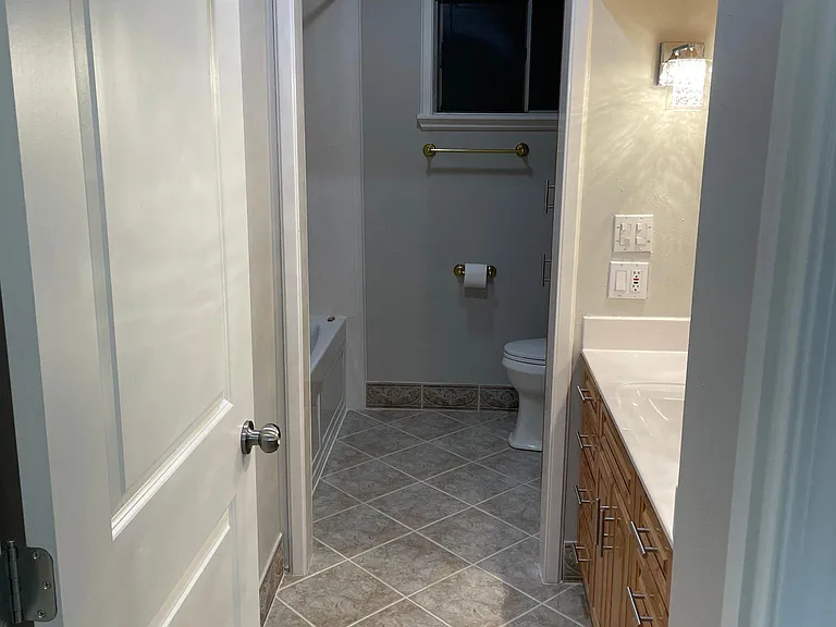 2204 Indiana Ave — Photo 27