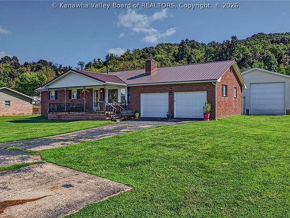 3rd image of 1820 Ravenswood Rd