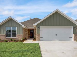 104 Maverick Trl, Valley View, TX 76272