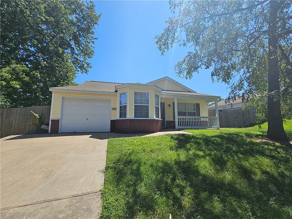 1st image of 3201 W Woodridge Dr