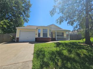 3201 W Woodridge Dr, Fayetteville, AR 72704