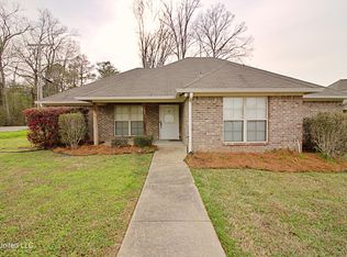 101 Whispering Oaks Xing, Pearl, MS 39208