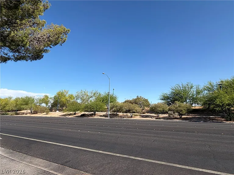 920 Rockview Dr #101 — Photo 17