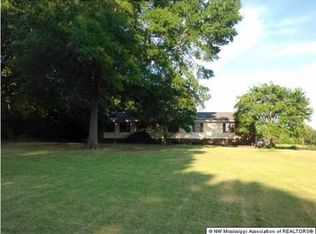 2353 Hammond Hill Rd, Senatobia, MS 38668