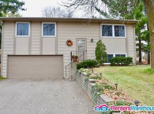 8543 Hiawatha Ave, Eden Prairie, MN 55347