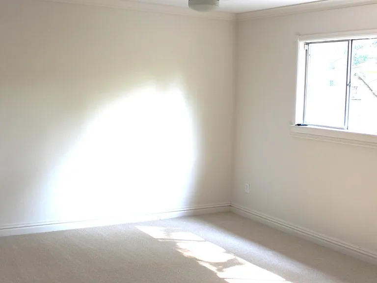 1589 York Ave — Photo 14