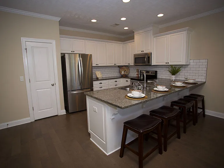 484 Brantley Cove Cir — Photo 10