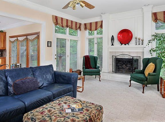 4th image of 13924 Eby St