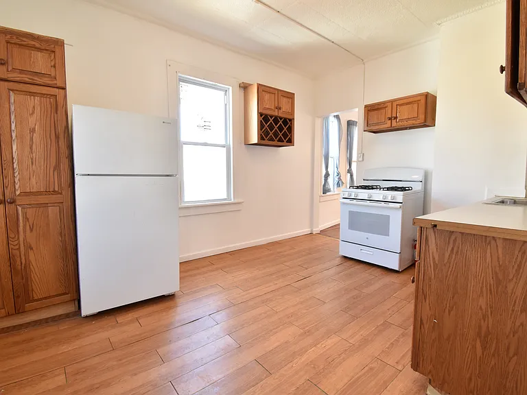 94 Grant St #2 — Photo 7