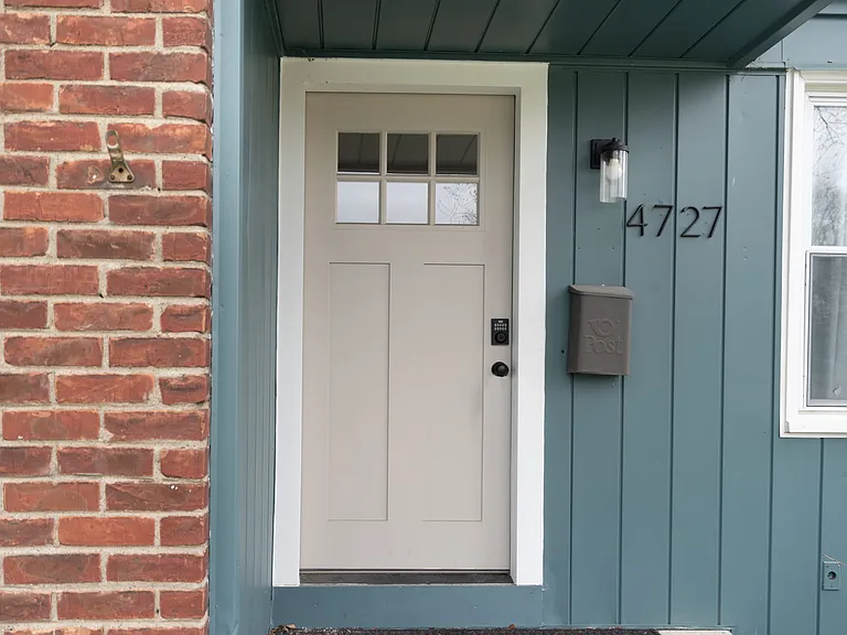 4727 Olivia Ave — Photo 3